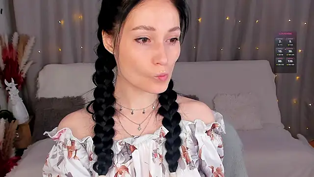 Snapshot of LisaMooore chatting on February 14, 1:18 pm LisaMooore online show from February 14, 1:18 pm