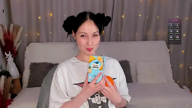 Snapshot of LisaMooore chatting on February 15, 9:37 pm LisaMooore online show from February 15, 9:37 pm