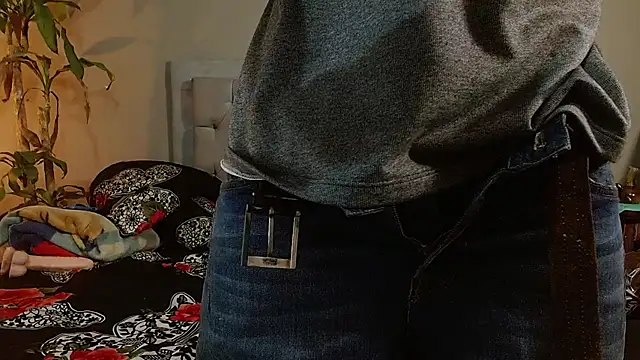 Snapshot of Mr_WhiteCock chatting on December 31, 1:57 am Mr WhiteCock online show from December 31, 1:57 am