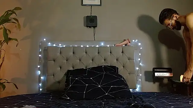 Snapshot of Mr_WhiteCock chatting on January 11, 1:06 am Mr WhiteCock online show from January 11, 1:06 am