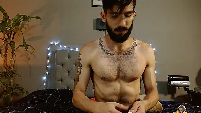 Snapshot of Mr_WhiteCock chatting on January 16, 11:37 pm Mr WhiteCock online show from January 16, 11:37 pm