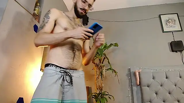 Snapshot of Mr_WhiteCock chatting on January 20, 10:37 pm Mr WhiteCock online show from January 20, 10:37 pm