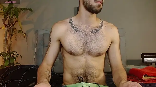 Snapshot of Mr_WhiteCock chatting on February 4, 9:31 pm Mr WhiteCock online show from February 4, 9:31 pm