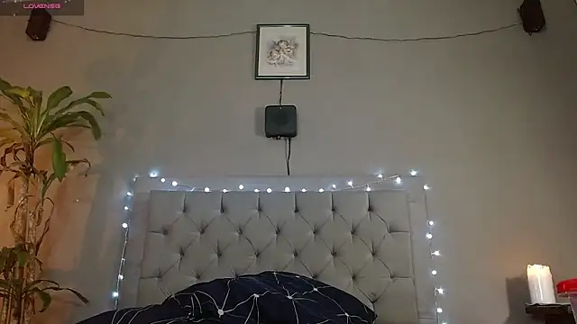 Snapshot of Mr_WhiteCock chatting on February 18, 8:14 pm Mr WhiteCock online show from February 18, 8:14 pm