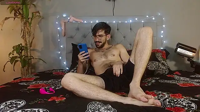 Snapshot of Mr_WhiteCock chatting on February 24, 10:03 pm Mr WhiteCock online show from February 24, 10:03 pm