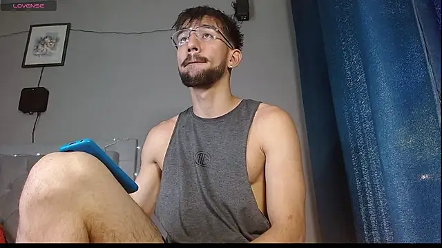 Snapshot of Mr_WhiteCock chatting on March 16, 3:17 pm Mr WhiteCock online show from March 16, 3:17 pm