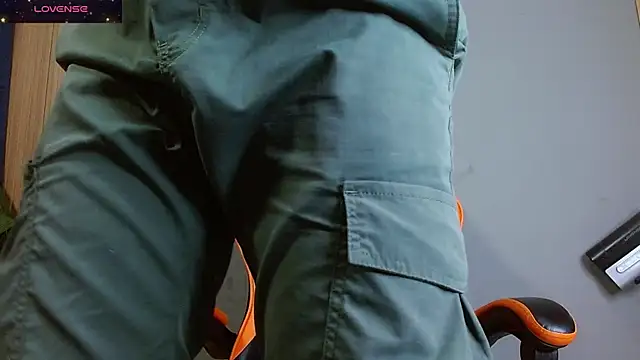 Snapshot of Mr_WhiteCock chatting on September 26, 7:18 pm Mr WhiteCock online show from September 26, 7:18 pm