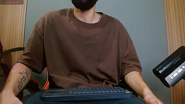 Snapshot of Mr_WhiteCock chatting on October 24, 12:19 am Mr WhiteCock online show from October 24, 12:19 am