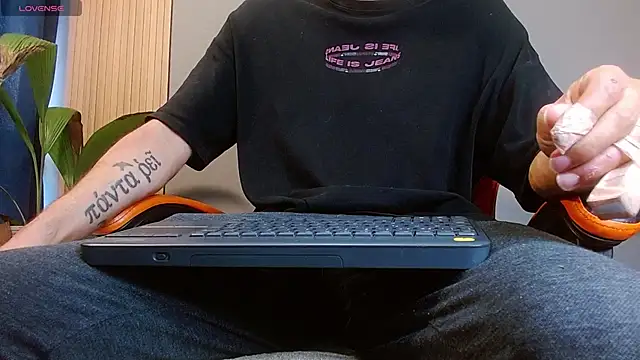 Snapshot of Mr_WhiteCock chatting on November 2, 7:38 pm Mr WhiteCock online show from November 2, 7:38 pm