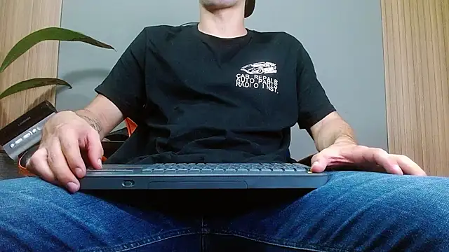 Snapshot of Mr_WhiteCock chatting on November 20, 11:37 pm Mr WhiteCock online show from November 20, 11:37 pm