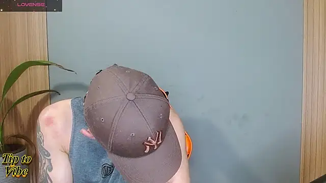 Snapshot of Mr_WhiteCock chatting on November 23, 7:35 pm Mr WhiteCock online show from November 23, 7:35 pm