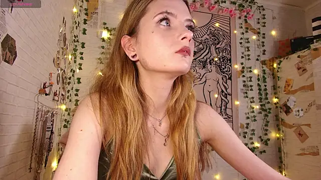 summerhazeee online show from February 12, 5:08 pm