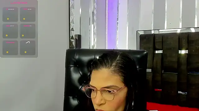 Snapshot of KatteMoss chatting on March 7, 8:22 pm KatteMoss online show from March 7, 8:22 pm
