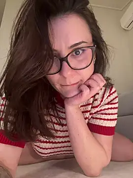 Its Jade online show from April 20, 8:43 pm