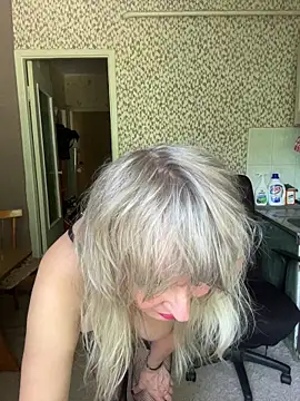 EsterHotMilf online show from June 17, 11:56 am