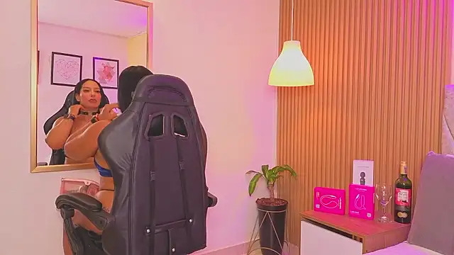 Dakota diaz  online show from February 5, 8:02 pm