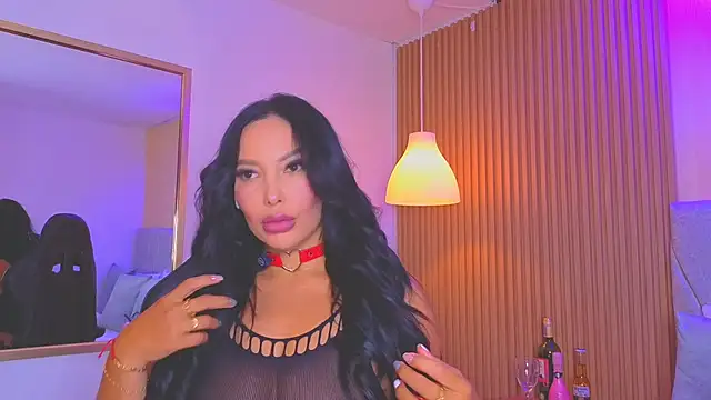 Dakota diaz  online show from April 5, 7:33 pm