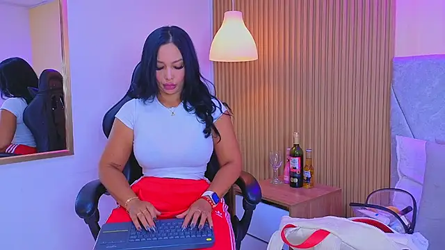 Dakota diaz  online show from April 29, 7:31 pm