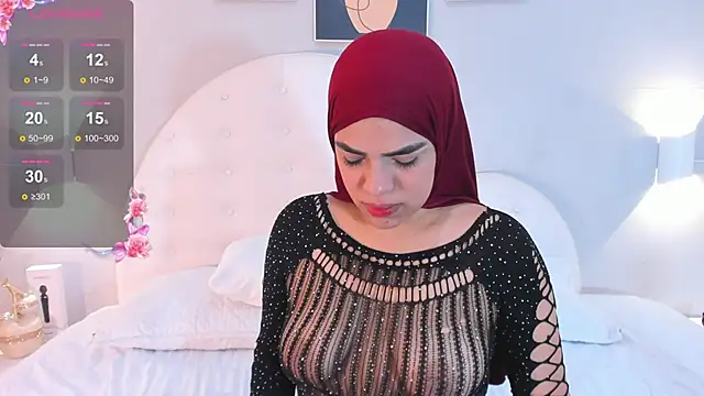 Snapshot of Umarani_ chatting on February 7, 1:04 am Umarani online show from February 7, 1:04 am