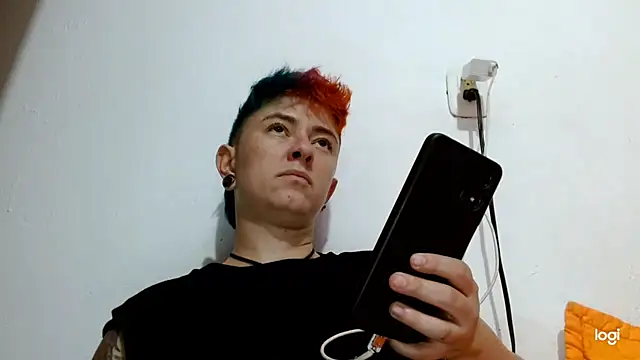 tomboyblue online show from January 31, 2:04 am