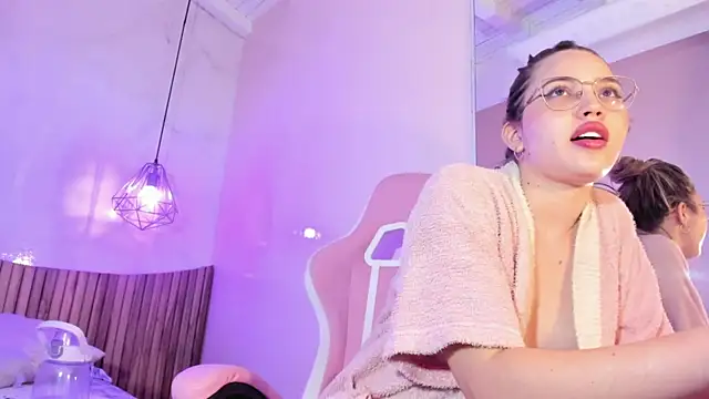 Ary1  online show from March 21, 9:45 am