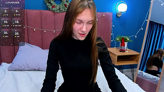 Snapshot of VanillaKelly chatting on December 12, 7:19 am VanillaKelly online show from December 12, 7:19 am