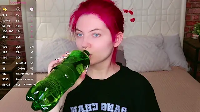 Lisa Adam online show from April 18, 4:11 pm