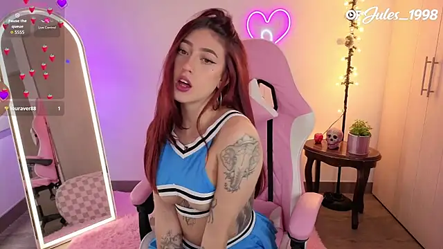 violet ch online show from April 7, 8:31 pm