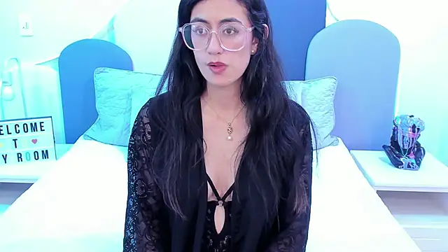 Snapshot of SophieGomez22 chatting on February 2, 5:15 pm SophieGomez22 online show from February 2, 5:15 pm