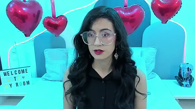 Snapshot of SophieGomez22 chatting on February 14, 11:10 am SophieGomez22 online show from February 14, 11:10 am