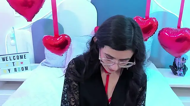 Snapshot of SophieGomez22 chatting on February 14, 5:14 pm SophieGomez22 online show from February 14, 5:14 pm