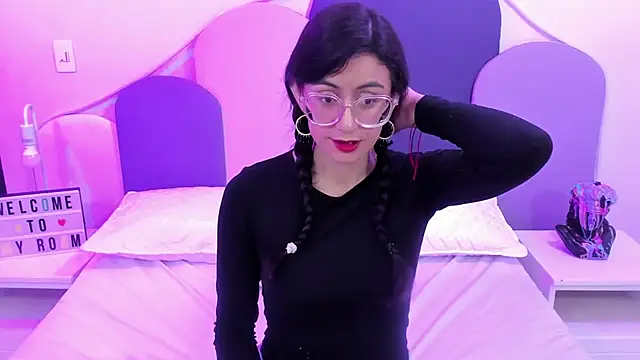 Snapshot of SophieGomez22 chatting on February 20, 11:09 am SophieGomez22 online show from February 20, 11:09 am