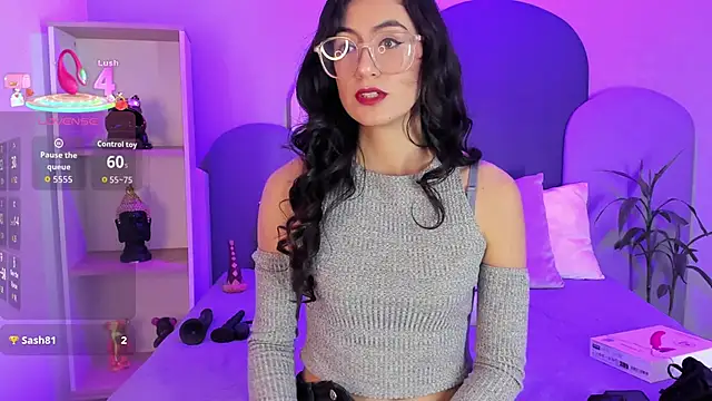 Snapshot of SophieGomez22 chatting on September 10, 11:43 am SophieGomez22 online show from September 10, 11:43 am