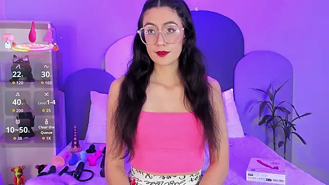 Snapshot of SophieGomez22 chatting on September 12, 11:54 am SophieGomez22 online show from September 12, 11:54 am