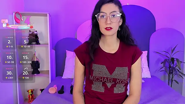 Snapshot of SophieGomez22 chatting on September 18, 11:34 am SophieGomez22 online show from September 18, 11:34 am