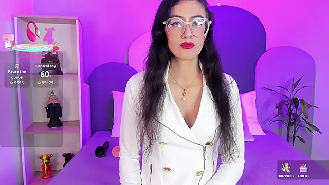 Snapshot of SophieGomez22 chatting on September 21, 11:23 am SophieGomez22 online show from September 21, 11:23 am