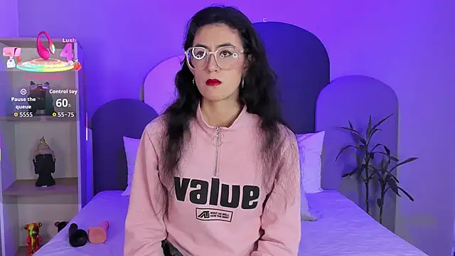 Snapshot of SophieGomez22 chatting on September 27, 11:15 am SophieGomez22 online show from September 27, 11:15 am