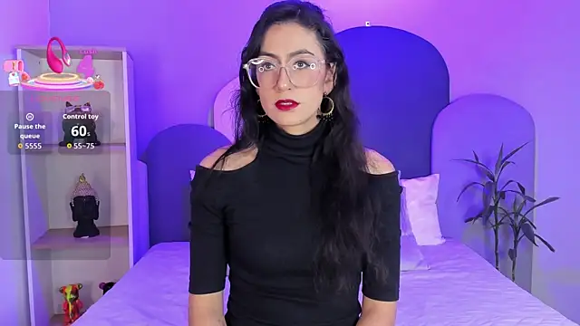 Snapshot of SophieGomez22 chatting on September 28, 11:26 am SophieGomez22 online show from September 28, 11:26 am