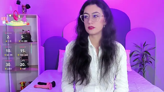 Snapshot of SophieGomez22 chatting on October 9, 11:19 am SophieGomez22 online show from October 9, 11:19 am