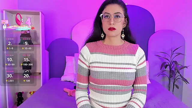 Snapshot of SophieGomez22 chatting on November 2, 11:23 am SophieGomez22 online show from November 2, 11:23 am