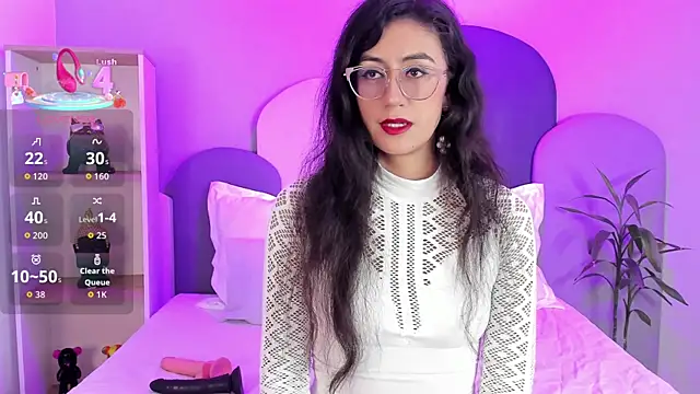 Snapshot of SophieGomez22 chatting on November 16, 11:16 am SophieGomez22 online show from November 16, 11:16 am