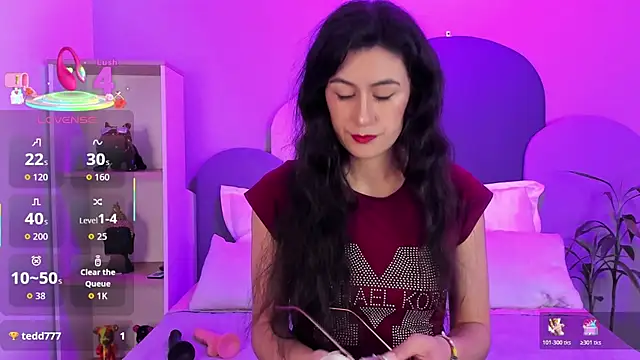 Snapshot of SophieGomez22 chatting on November 28, 11:24 am SophieGomez22 online show from November 28, 11:24 am