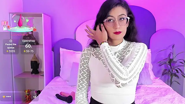 Snapshot of SophieGomez22 chatting on December 14, 11:26 am SophieGomez22 online show from December 14, 11:26 am