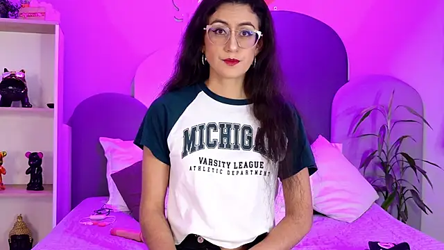 SophieGomez22 online show from April 20, 11:24 am