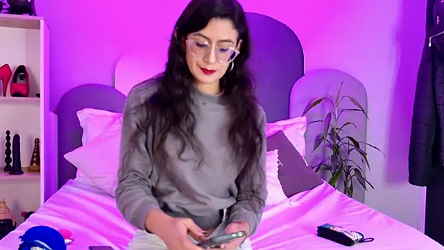 SophieGomez22 online show from April 22, 11:34 am