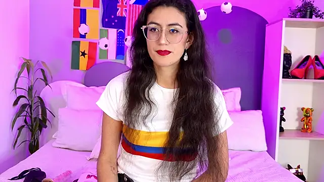 SophieGomez22 online show from June 27, 11:37 am