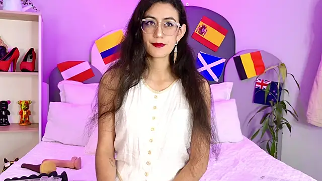 SophieGomez22 online show from July 18, 11:25 am