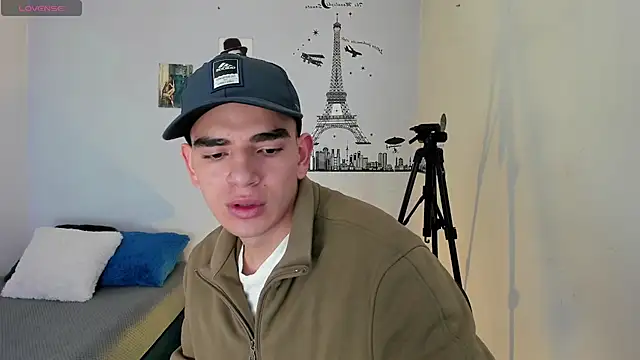 Snapshot of Ares_Johnson chatting on December 27, 12:18 am Ares Johnson online show from December 27, 12:18 am