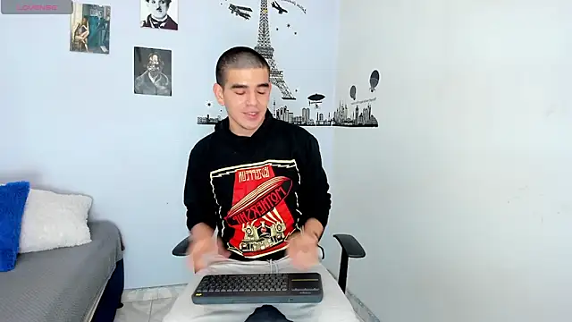 Snapshot of Ares_Johnson chatting on January 2, 10:01 pm Ares Johnson online show from January 2, 10:01 pm