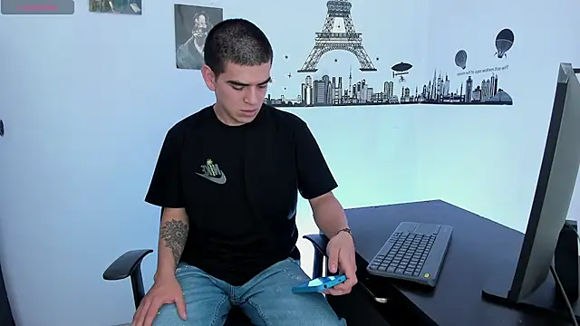 Snapshot of Ares_Johnson chatting on January 10, 9:31 pm Ares Johnson online show from January 10, 9:31 pm